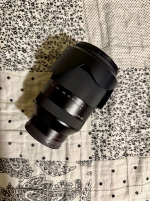 Sony FE 24-240mm F3.5-6.3 OSS lens like new with case and UV filter
