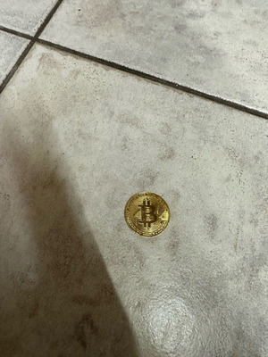 Collectible Bitcoin coin new with case