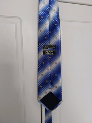 Ruyi 100% silk handmade tie like new, blue