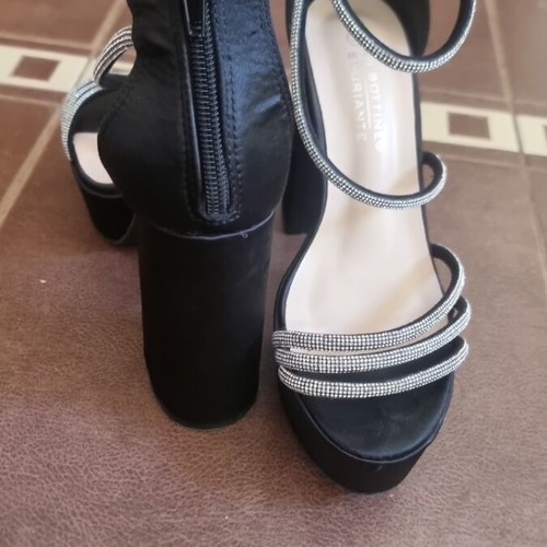 La Bottine Souriante pumps with rhinestones and square heel, like new