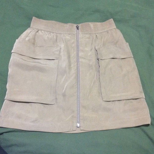 Ann Taylor women's skirt new with elastic and pockets