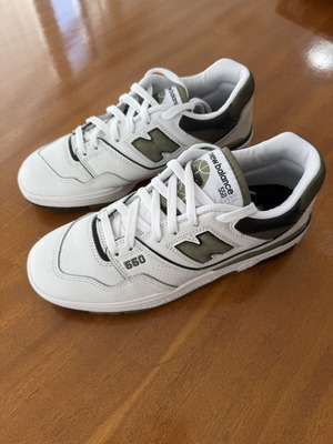 New Balance 550 sneakers unisex size 42 like new white/olive