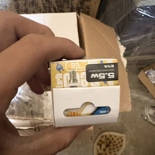 Light bulbs 5.5w with E14 base, pack of 8, new