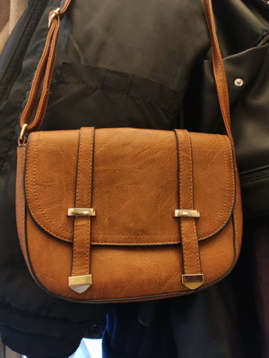 Leather women's shoulder bag used, light brown