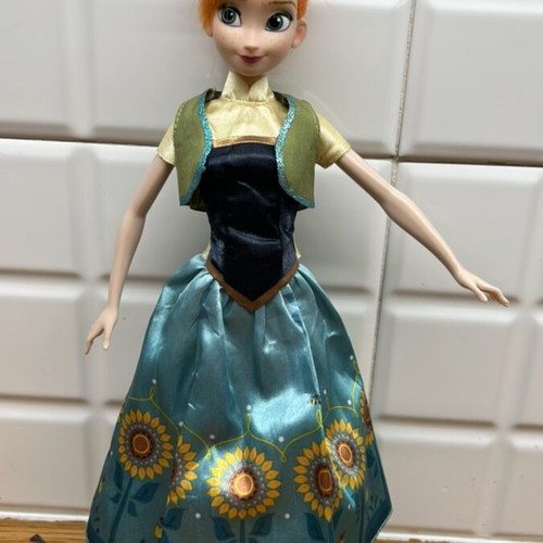 Anna Frozen doll like new -  12,00 - Vendora.cy