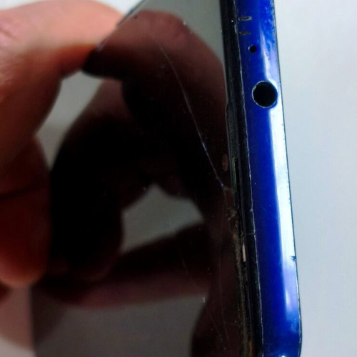 Motorola Moto G9 Play 64GB used, sapphire blue, cracked screen
