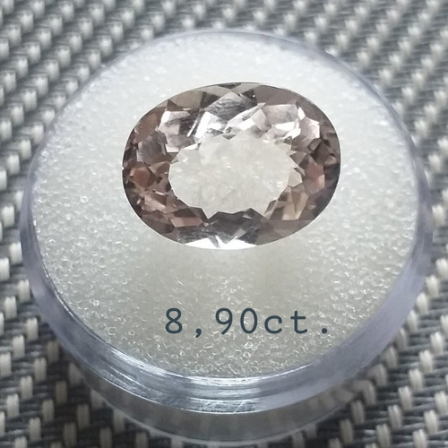 Topaz Imperyal 8.90ct natural oval cut from Australia, new