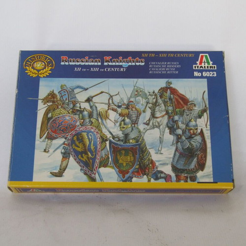 Italeri Russian Knights 1/72 model No 6023 like new, 1990