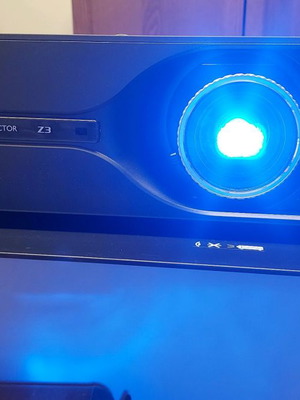 Προβολέας projector Sanyo PLV-Z3 σε 720p