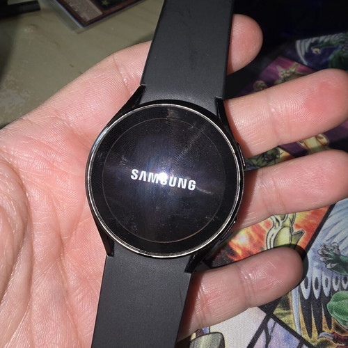Samsung Galaxy Watch 4 40mm like new with extra straps