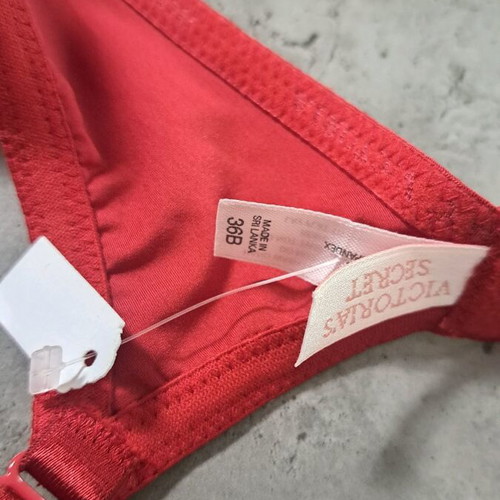 Victoria's Secret bra 75B new, red