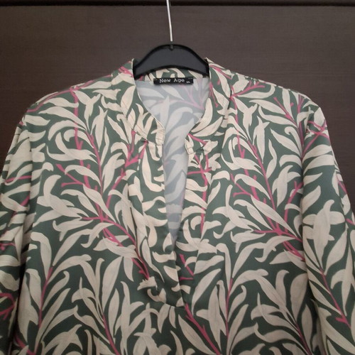 New Age caftan like new, medium-large, beige with green and pink details
