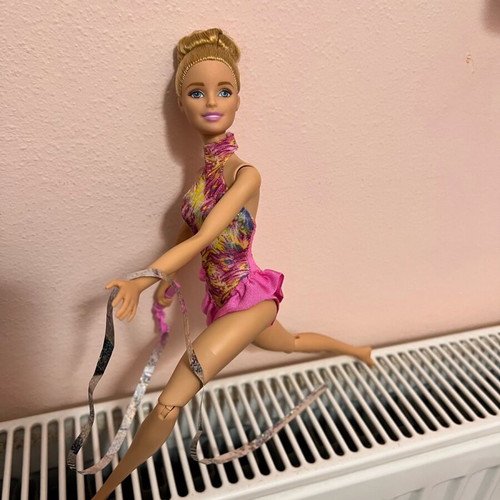 Barbie rhythmic gymnast doll with ribbon like new