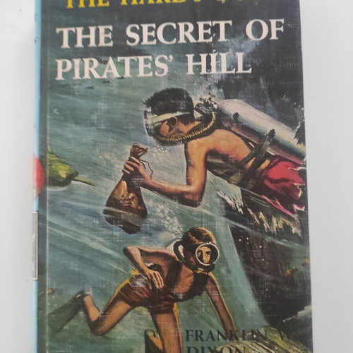 Hardy Boys The Secret of Pirates' Hill book used, Greek edition 1956