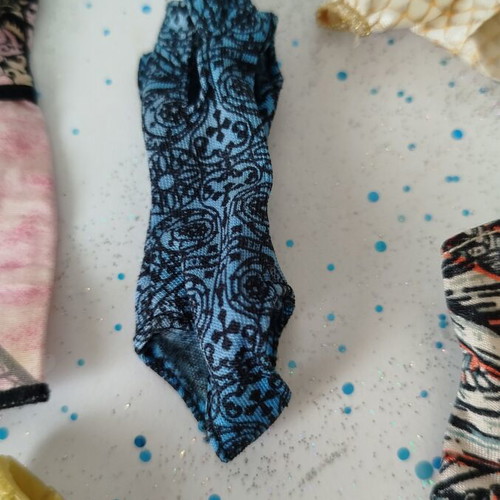 Monster High & Ever After High assorted clothes and accessories lot