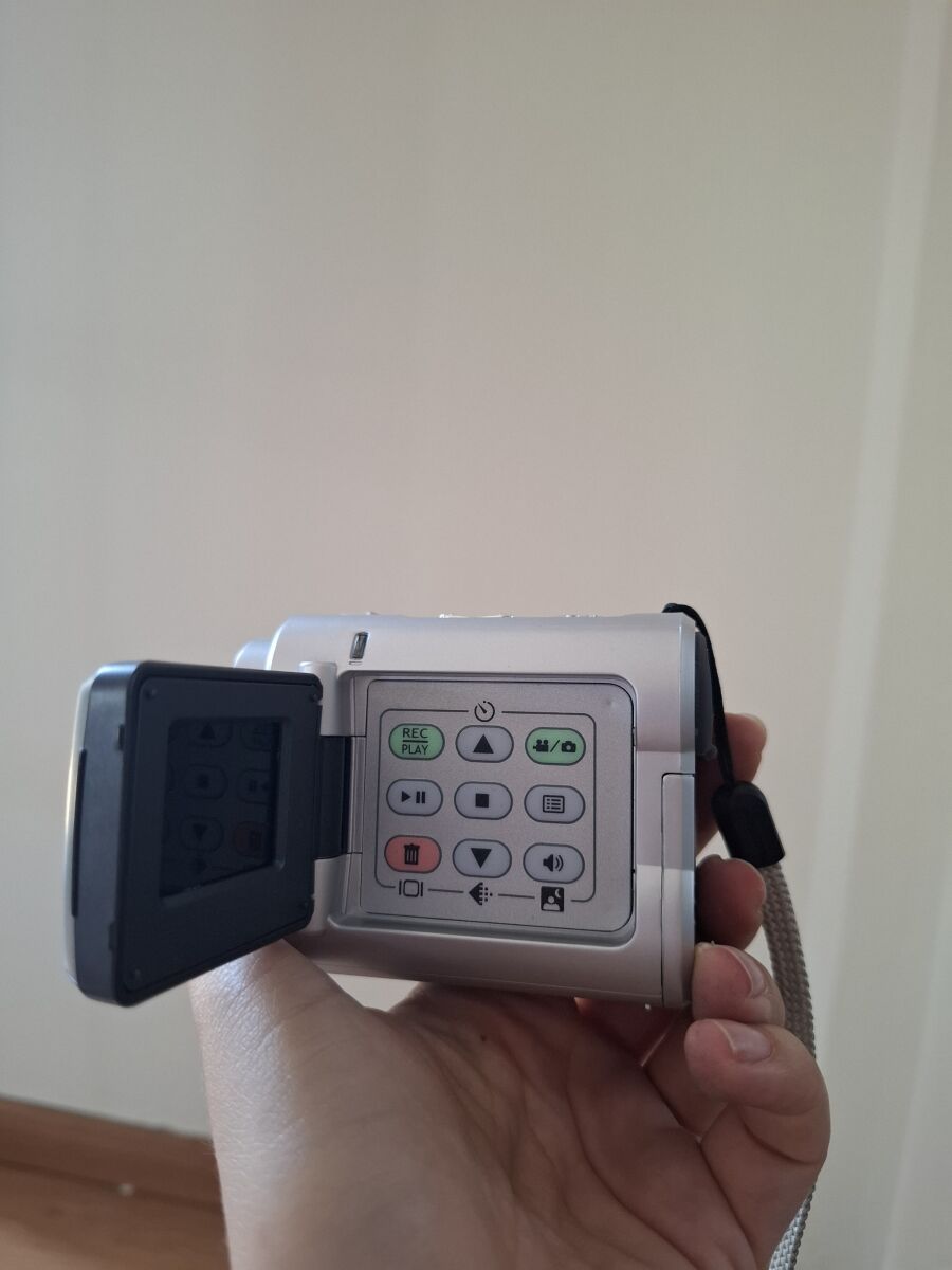 Mustek DV3000 Retro Digital Video Camera… - € 20,00 - Vendora.cy