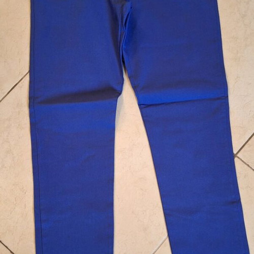 Set with blue roua viscose elastic pants and white shirt like new