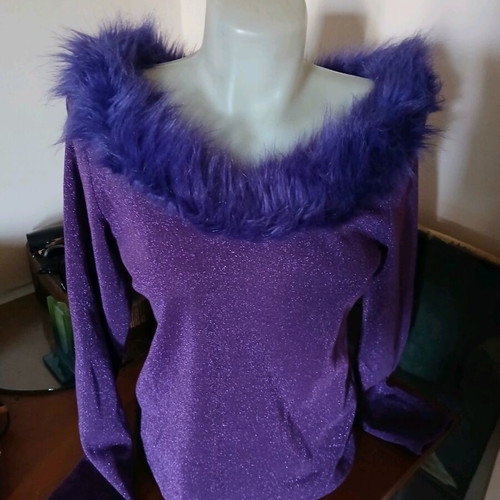 Uterque blouse with fur purple, like new, size S/M