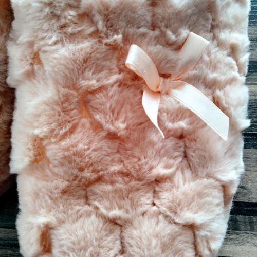 Fur slippers like new, size 38, pink-salmon with fur