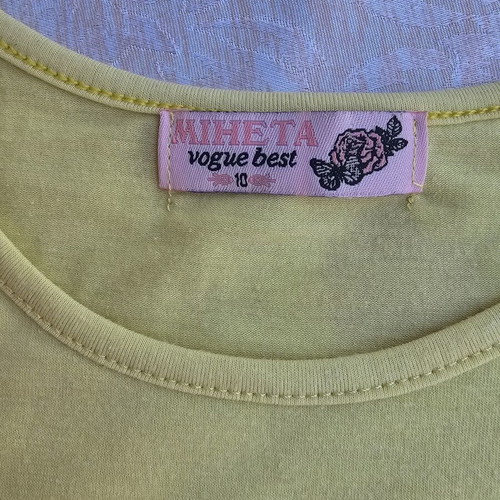 Children's short-sleeve t-shirt used, yellow, size 10 years girl