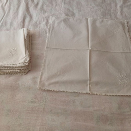 Embroidered napkins set of 8 with knitted lace, new