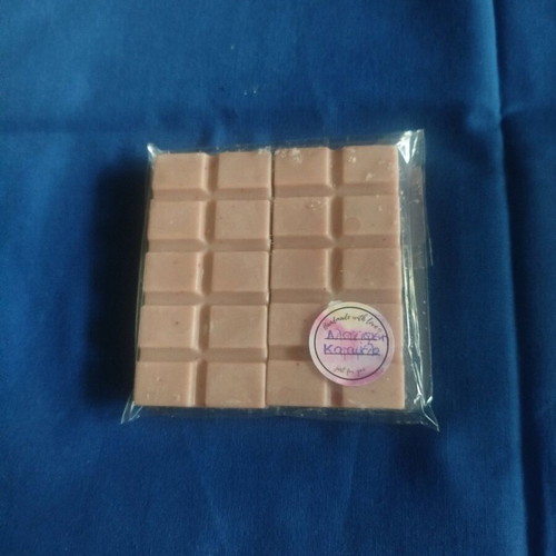 Handmade Wax Melt Bar with Salted Caramel Scent and 2 Pieces