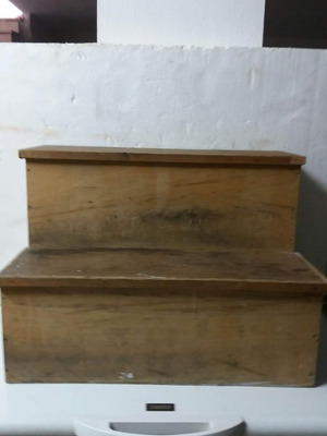Wooden step new in good condition