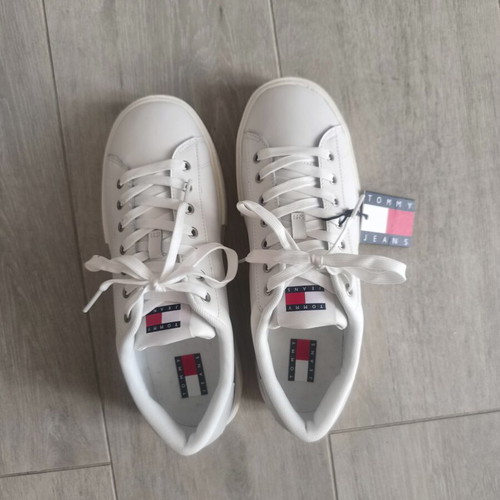 Tommy Hilfiger White Leather Unisex Flatform Sneakers New