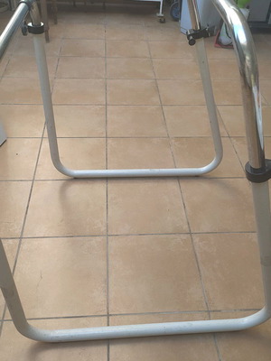 Metal drafting table like new, foldable 78×78cm, adjustable height