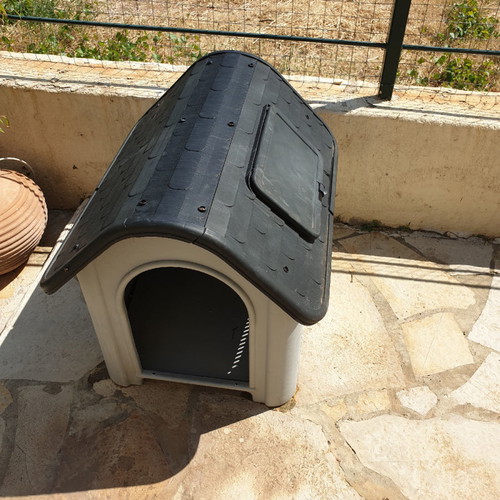 Dog house used medium size, polyester, gray with black roof