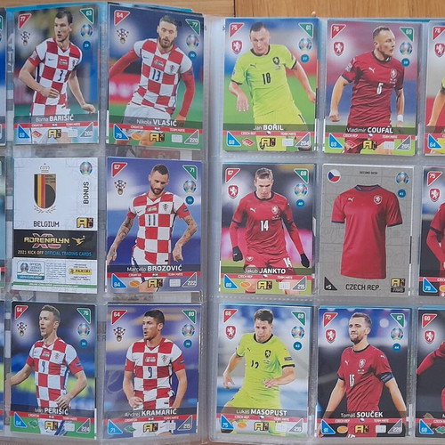 Euro 2020 Kick Off Adrenalyn XL album with 346/405 cards like new