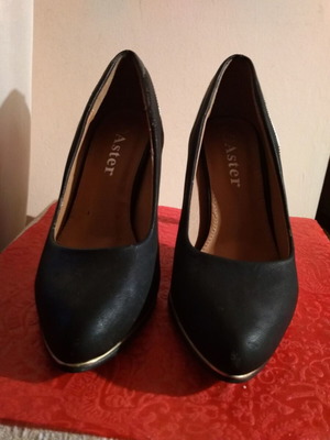 Aster pumps used, black with gold, size 37, 9 cm heel