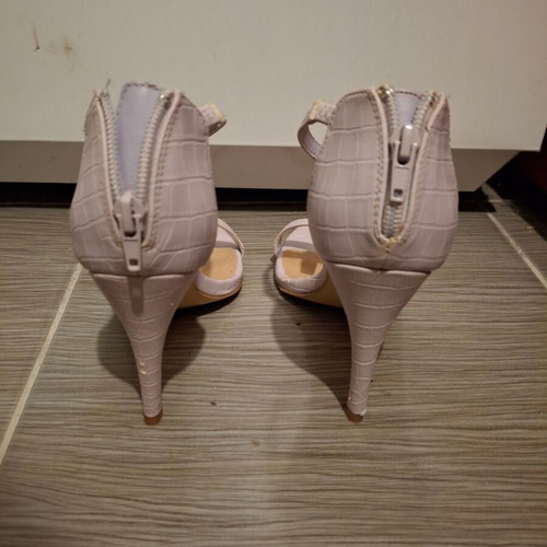Women's low-heeled sandals like new, purple, size 37
