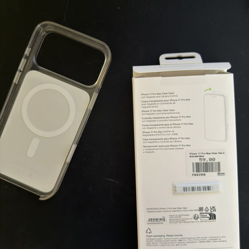 Apple Clear Case with MagSafe for iPhone 17 Pro Max used