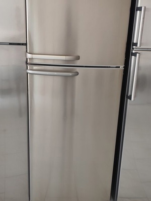 Bosch refrigerator with top freezer, fully functional
