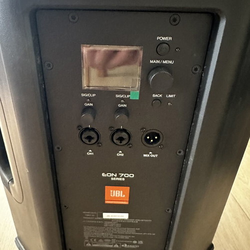 JBL EON 715 surround speakers like new, set of 2 with stands