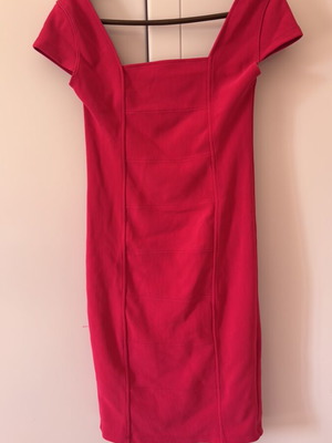 Fuchsia dress tight above the knee like new, Tally Weijl size M