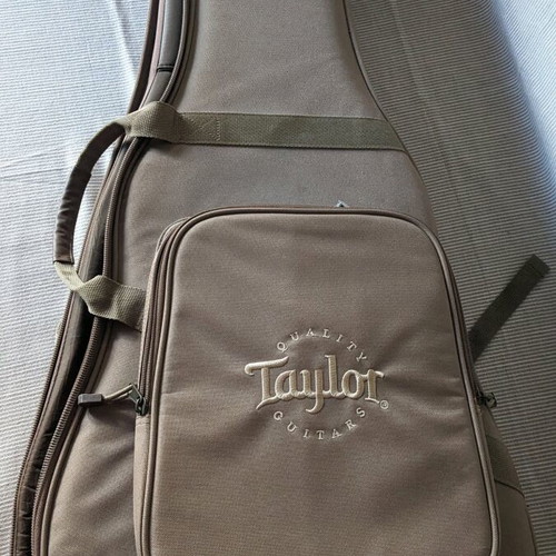 Taylor 214CE-KOA electro-acoustic guitar like new