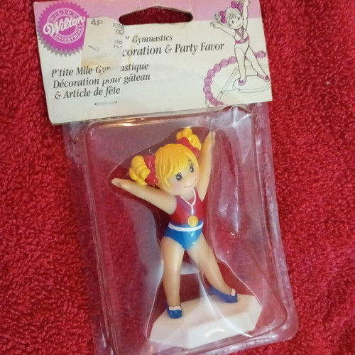 Cake figure like new with base