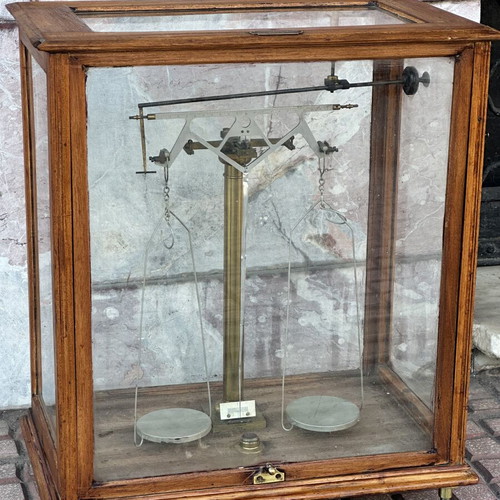 Lenoir & Forster Wien IV Antique Precision Pharmaceutical Scale in Wooden Display Case used