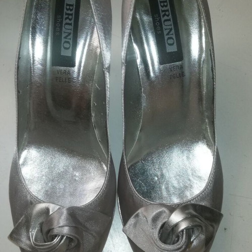 Women's peep toe pumps with silver platform like new, size 40