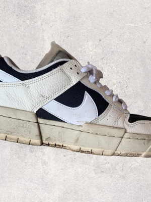 Nike Dunk Low Disrupt women's athletic shoes used, size 40, black/white/beige