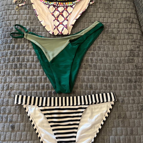 Swimsuit set of 3 pieces with Medium and Large sizes