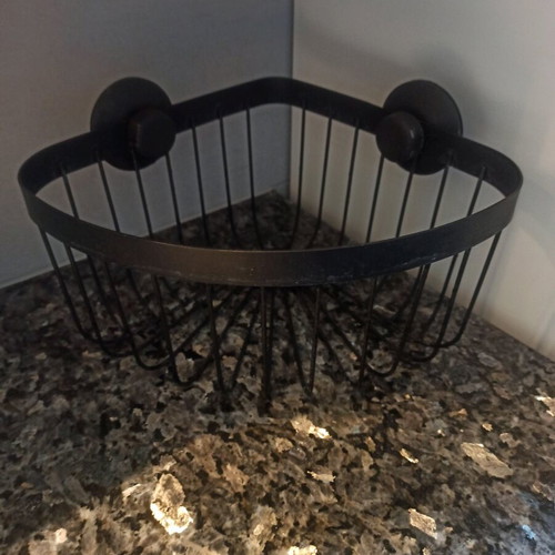 Shower hanging holder used with suction cups