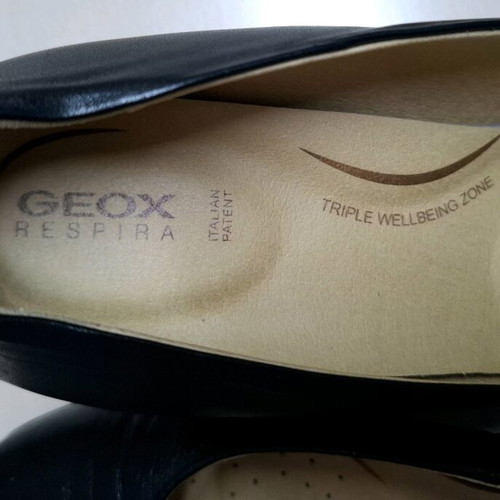 Geox black leather pumps 38.5 like new with comfortable 6cm heel