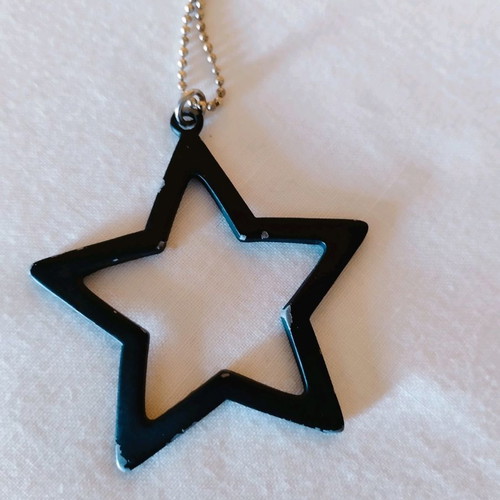 Star pendant large with long chain used