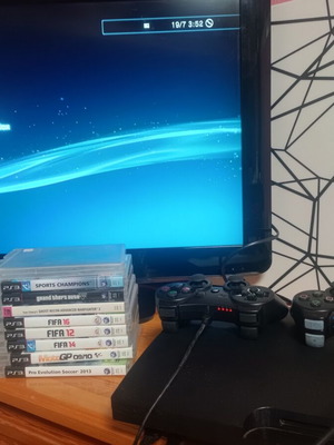 PlayStation 3 Slim 150GB σαν καινούργιο με 2 κοντρόλ και 9 παιχνίδια