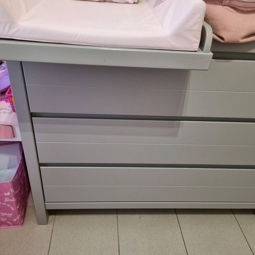 Quax dresser with removable changing table like new