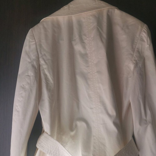 Women's white trench coat like new, size M
