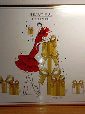 Άδειο κουτάκι Este lauder σε καλή κατάσταση